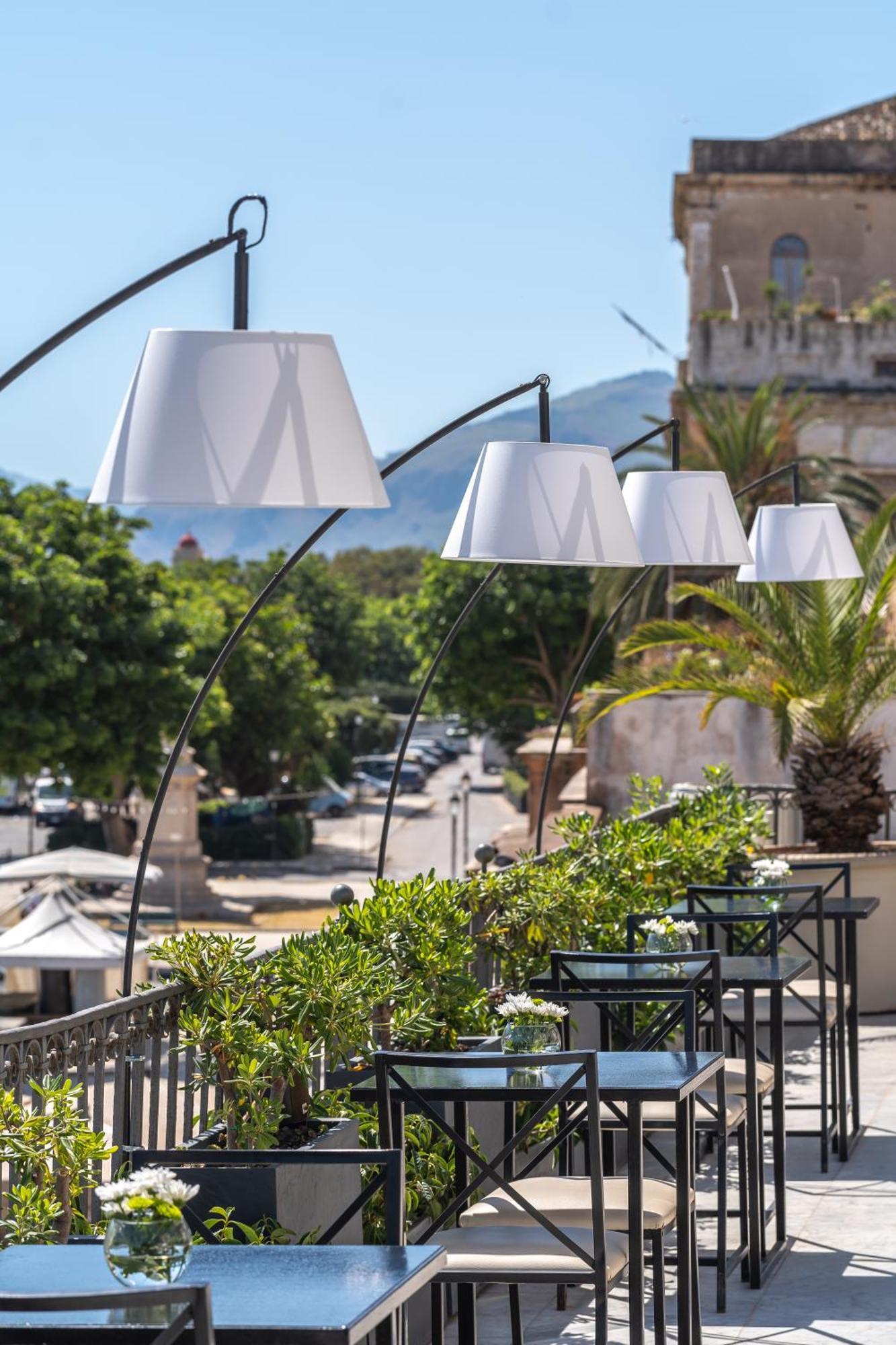L' Hotellerie Easy Suites Палермо Екстериор снимка